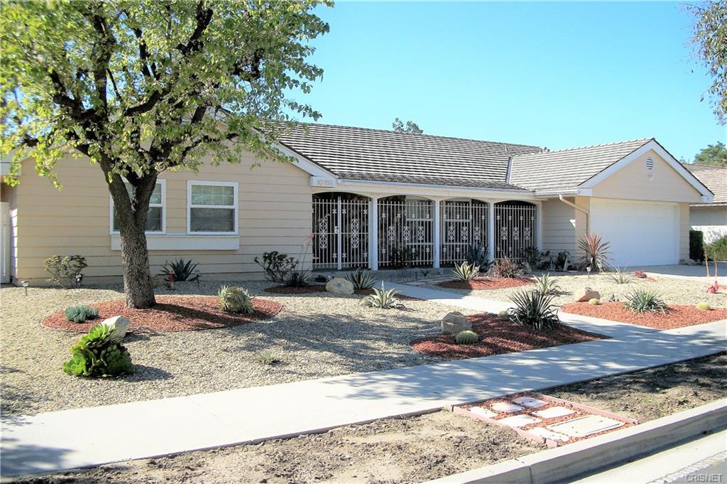 Chatsworth Home on 10751 Owensmouth Ave sold for $850,000