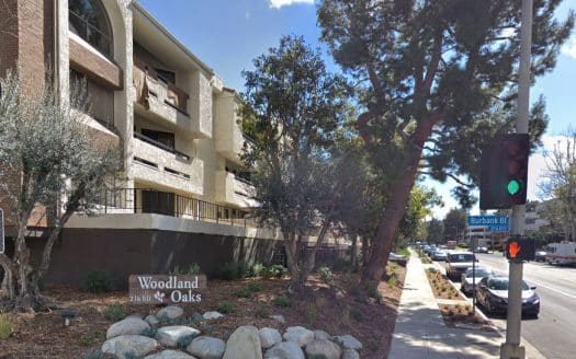 Woodland Oaks Condos in Woodland Hills