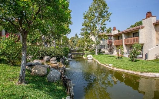 21551 Burbank Blvd # 106 Woodland Hills 91367 -2