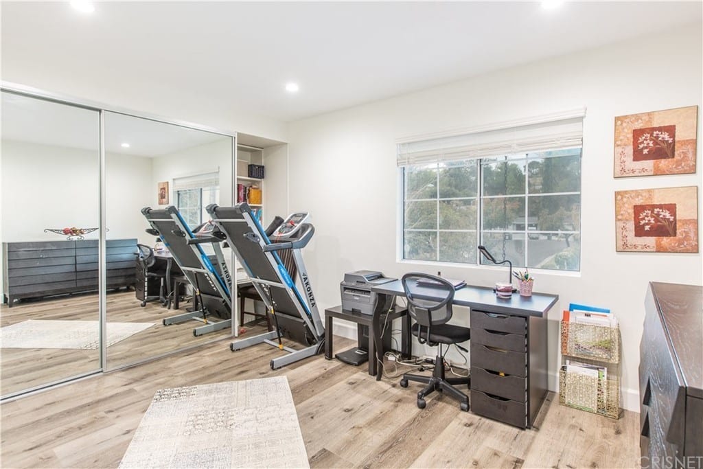 5816 Valerie Ave Woodland Hills CA 91367