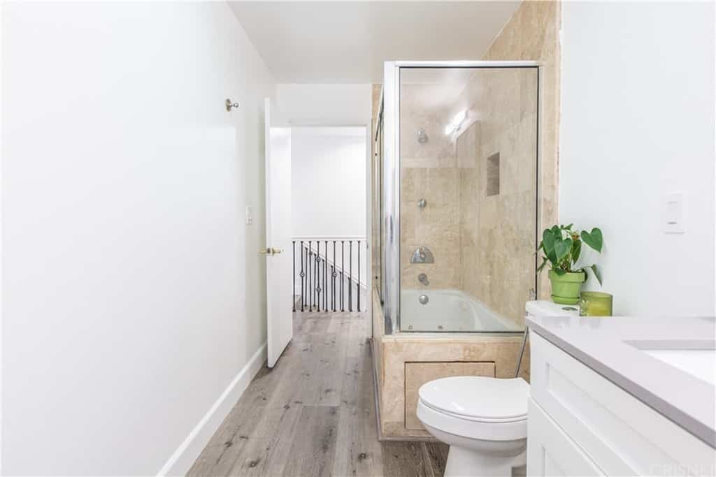 5816 Valerie Ave Woodland Hills CA 91367