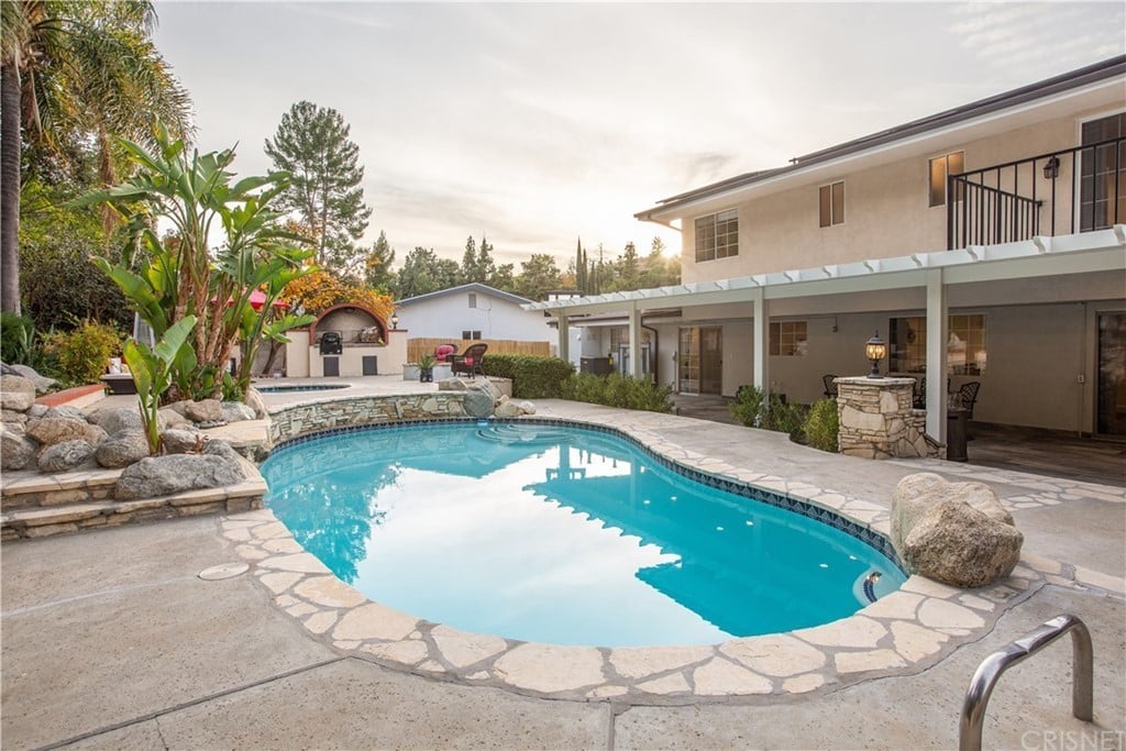 5816 Valerie Ave Woodland Hills CA 91367