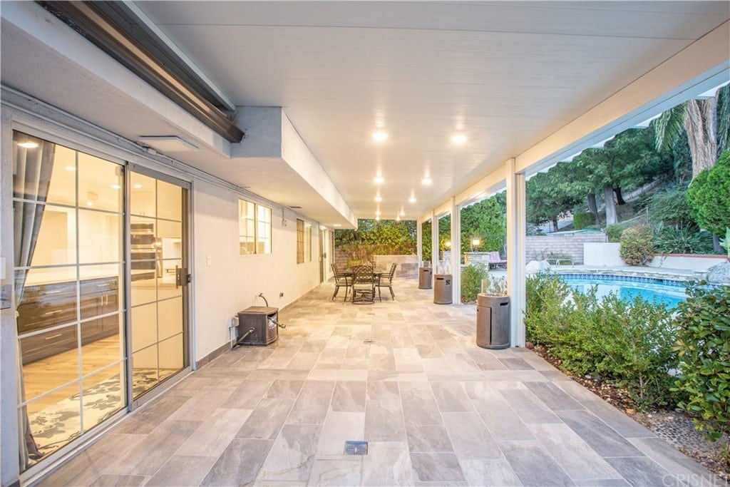 5816 Valerie Ave Woodland Hills CA 91367