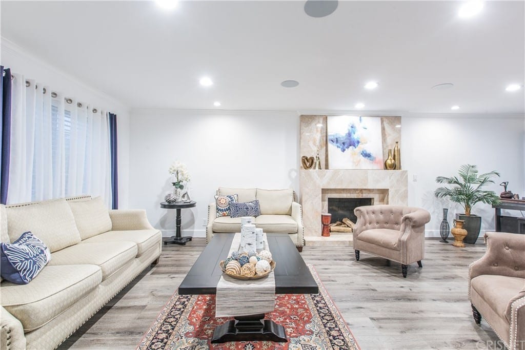 5816 Valerie Ave Woodland Hills CA 91367