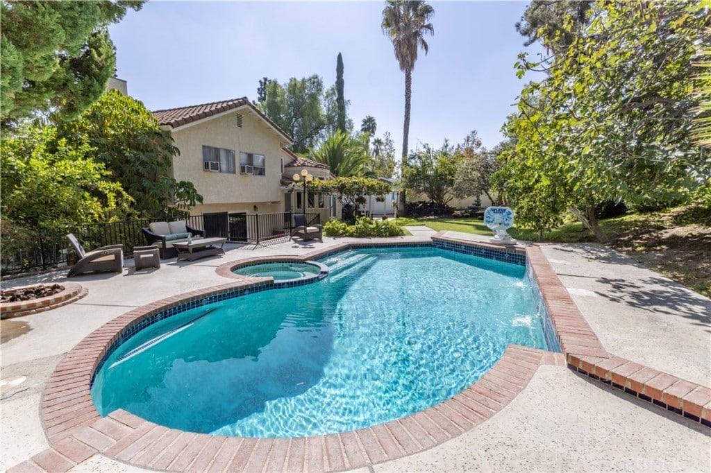 Pool Estate Home in West Hills