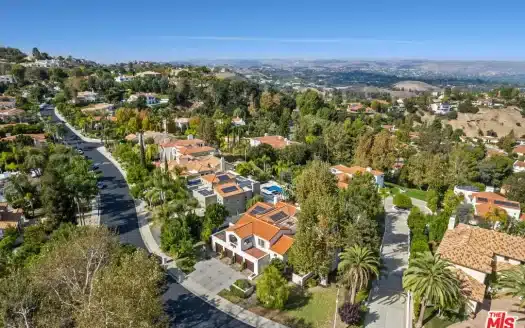 Custom Pool Home in Calabasas