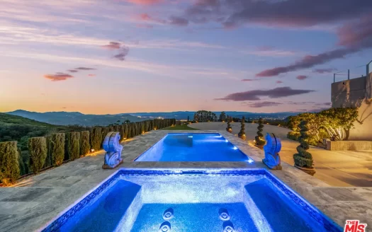 High-end Contemporary Gated Estate
