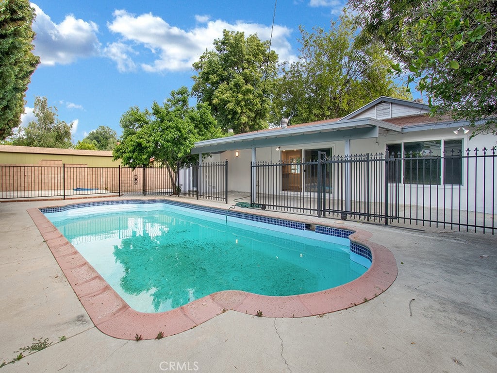 Pool Home Located in West Hills