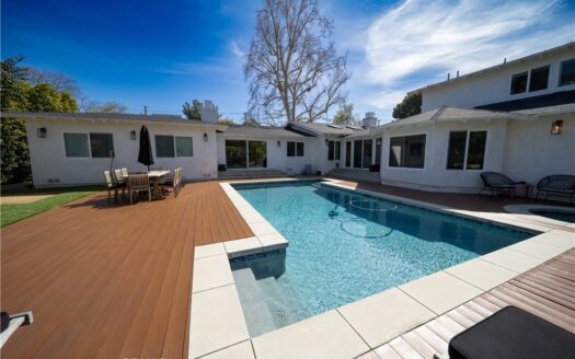 Walnut Acres Luxury Pool Home in Woodland Hills