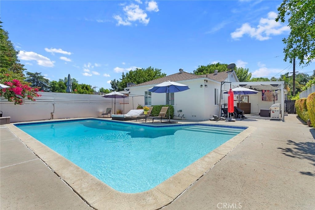 Turnkey Canoga Park Pool Home