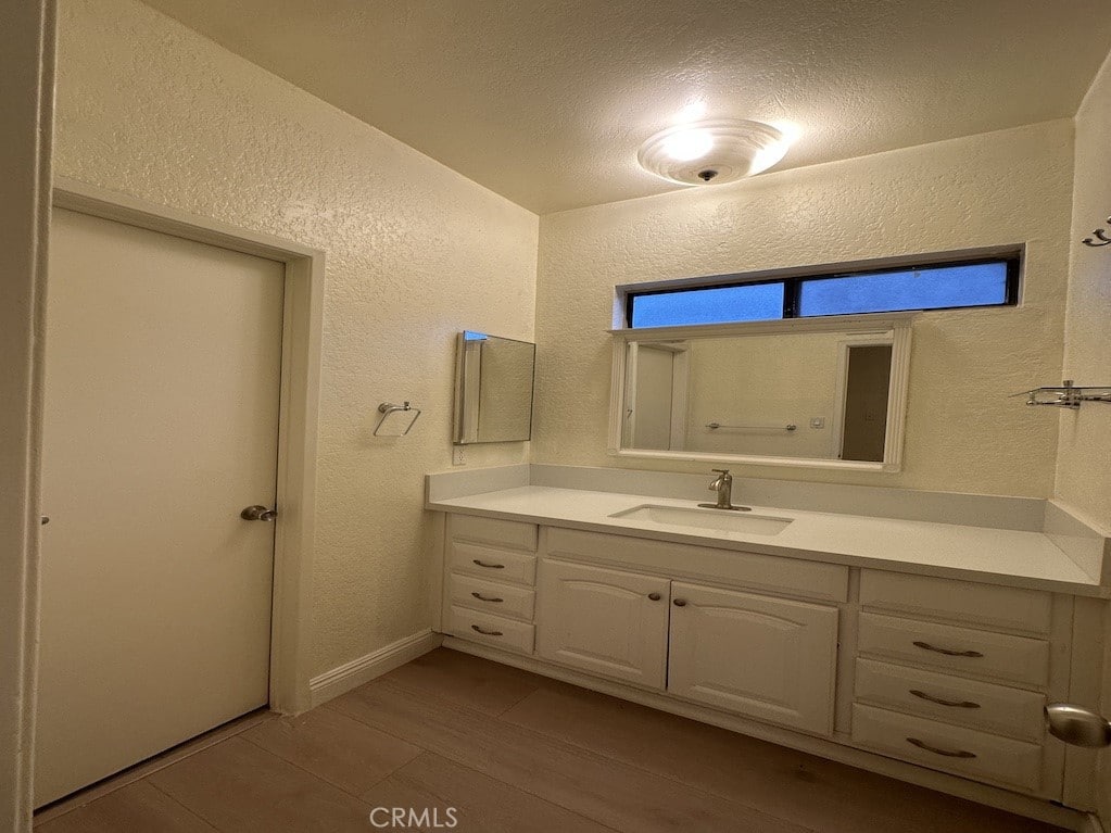 Charming Condo in Canoga Park