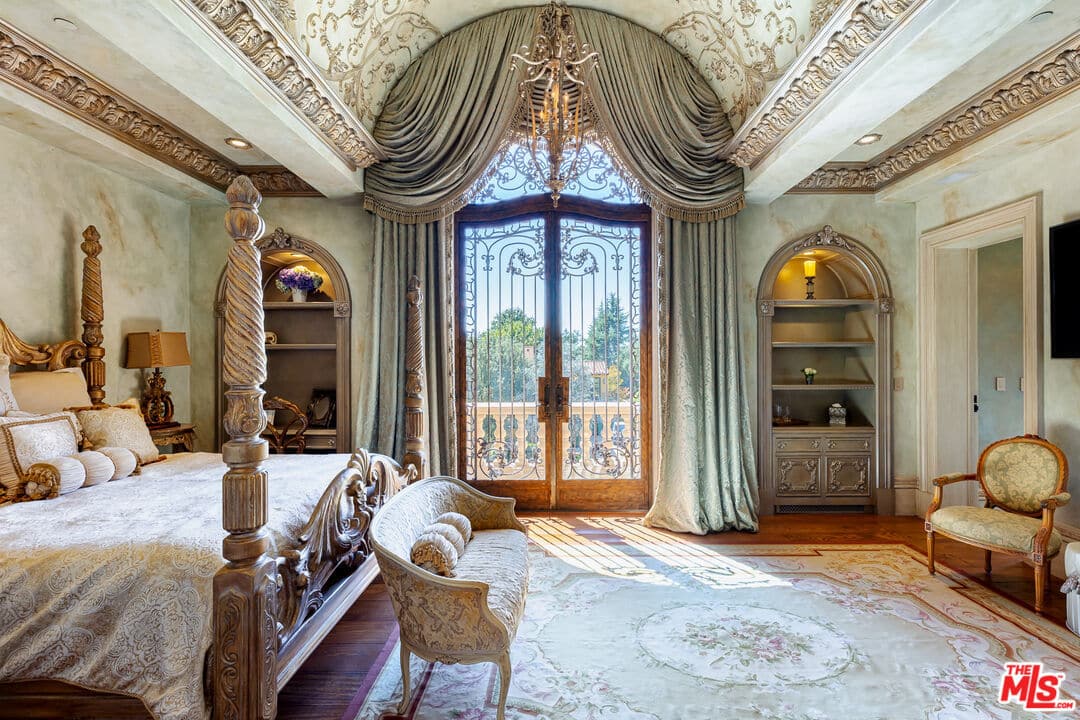 Italianate Calabasas Estate