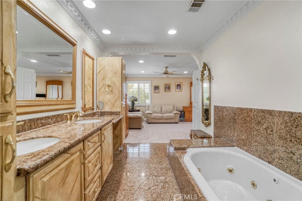Dream Pool Home in Calabasas